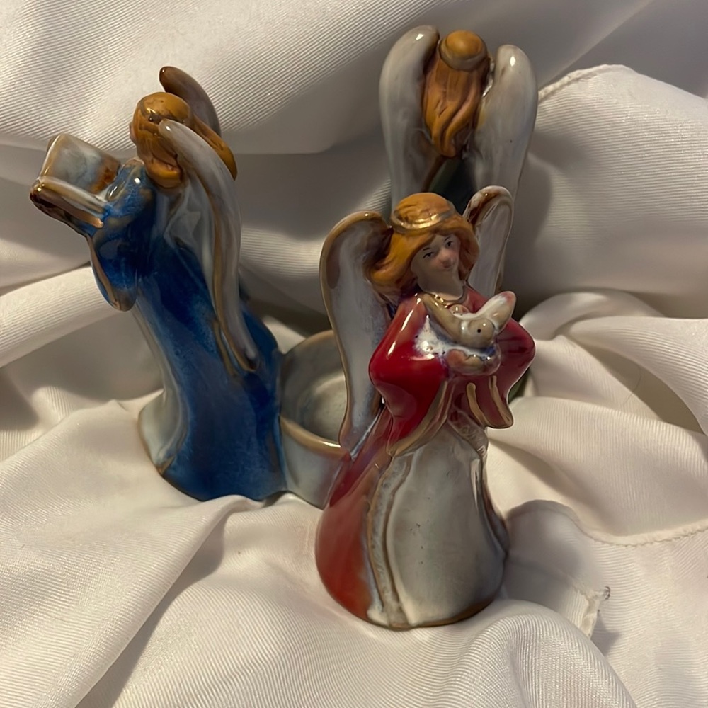 2/20 Ceramic Candle Holder Surrounded by 3 Angels Vintage Christmas Decoration